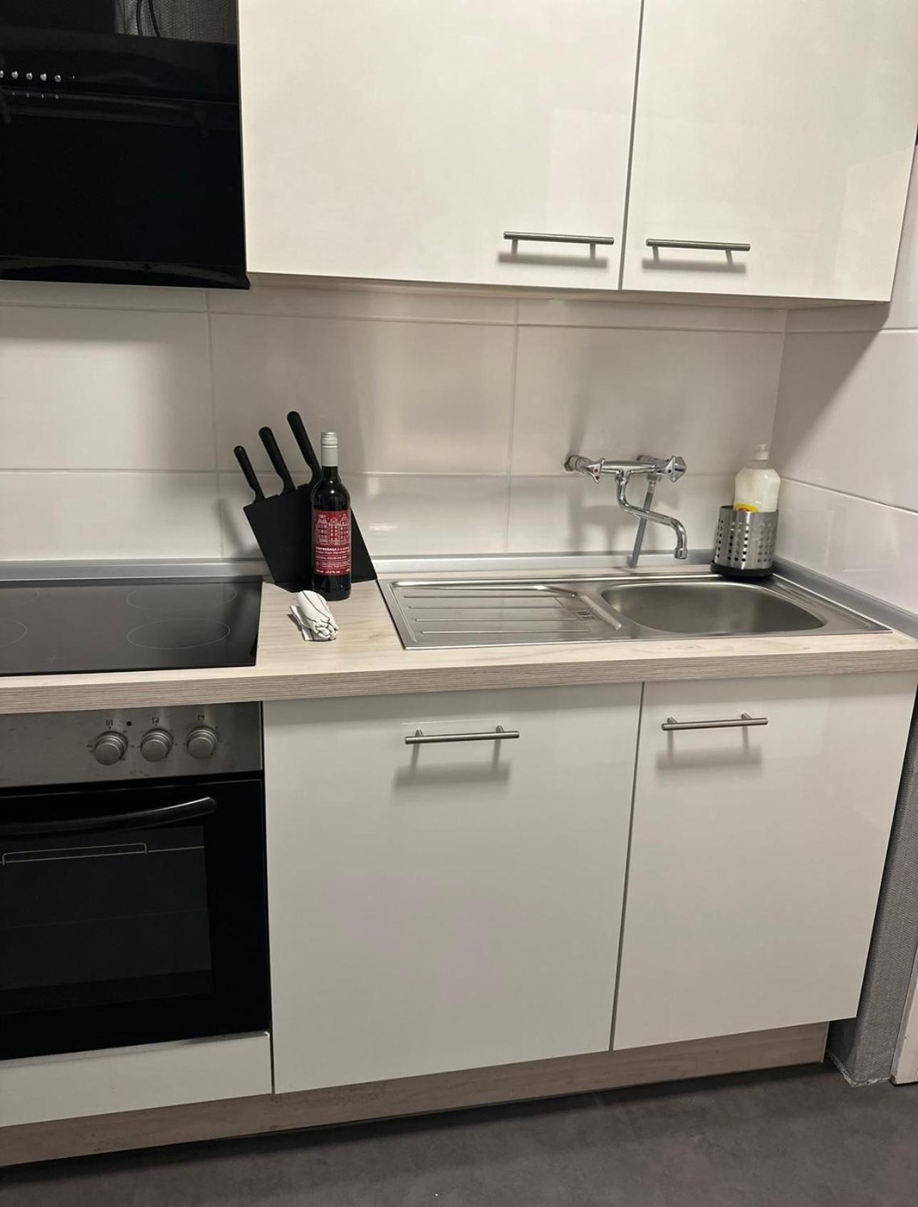 Fewo Am Deich 1 Zentral Mit Stadtblick Und Kontaktloser Check In Bremerhaven Bagian luar foto