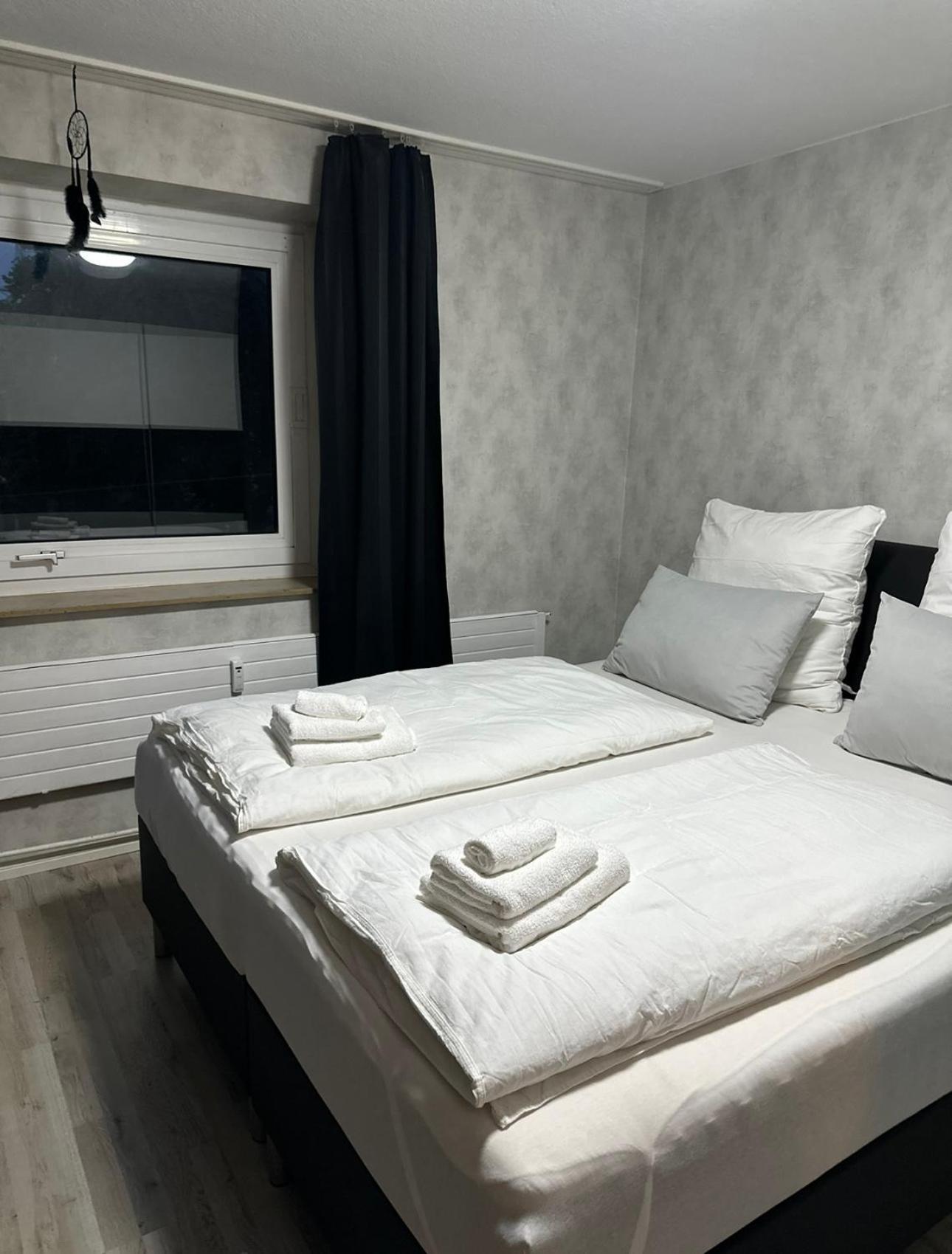 Fewo Am Deich 1 Zentral Mit Stadtblick Und Kontaktloser Check In Bremerhaven Bagian luar foto