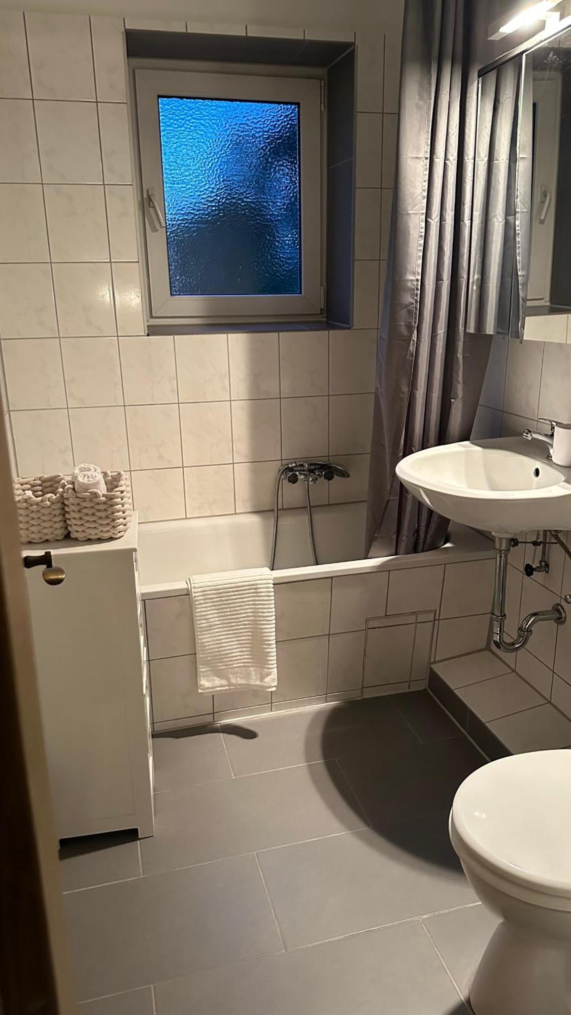 Fewo Am Deich 1 Zentral Mit Stadtblick Und Kontaktloser Check In Bremerhaven Bagian luar foto