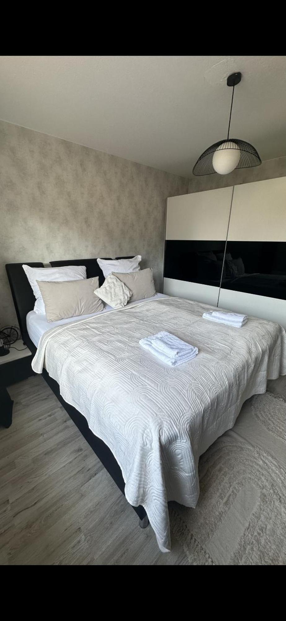 Fewo Am Deich 1 Zentral Mit Stadtblick Und Kontaktloser Check In Bremerhaven Bagian luar foto